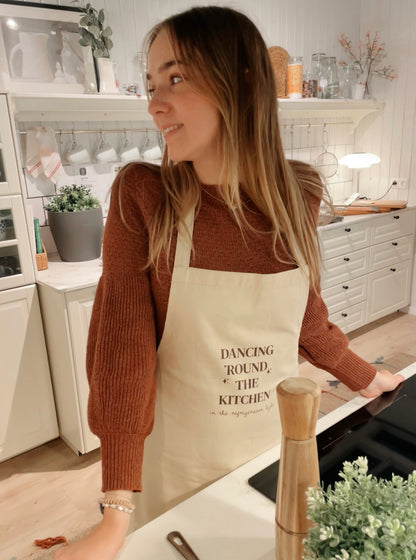 Tay Tay Apron „dancing round the kitchen“ (PREORDER)